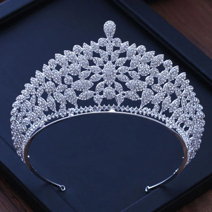 Itacazzo Bridal Headwear Crown Classic Tiaras Suitable for Women's Wedding, Birthday, Party Accessories (Can be Quickly Sent)
